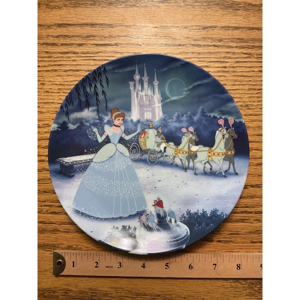 Disney Knowles Cinderella First Plate Treasured Moments Collection 5346F 8.5"
